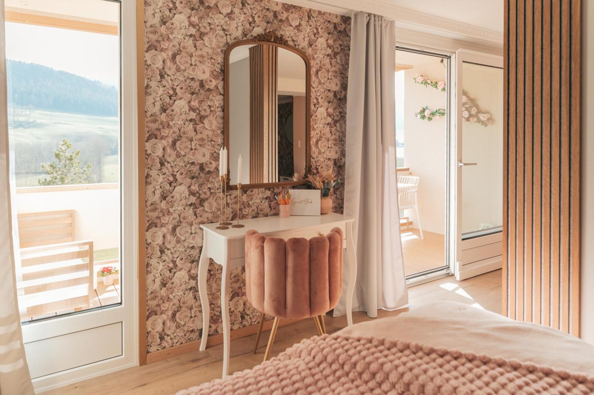 Appartement Thematique Au Creux De La Rose